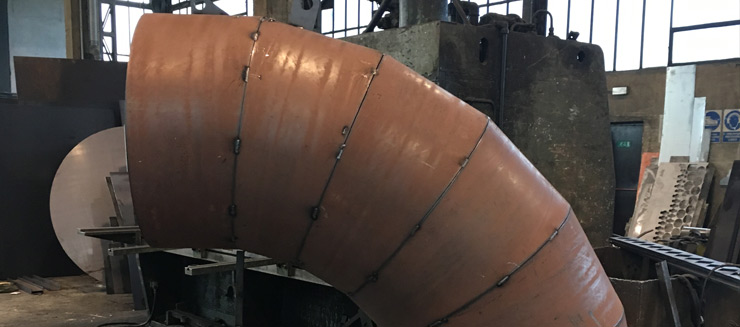 produzione di impianti industriali personalizzati: Cif realizza una tubazione in Hardox