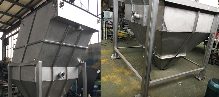 Decantatore lamellare per gli impianti di decantazione e disoleazione