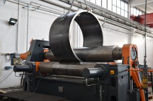 Calandratura lamiere metalliche grandi spessori.