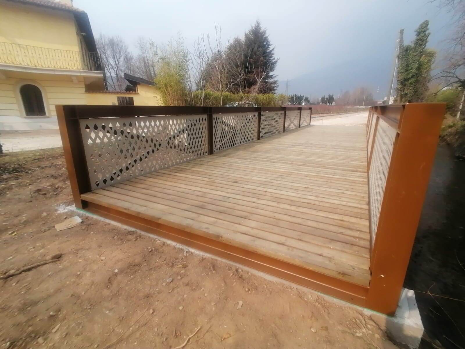 Ponte finito realizzato da Cif Carpenteria a Collebeato